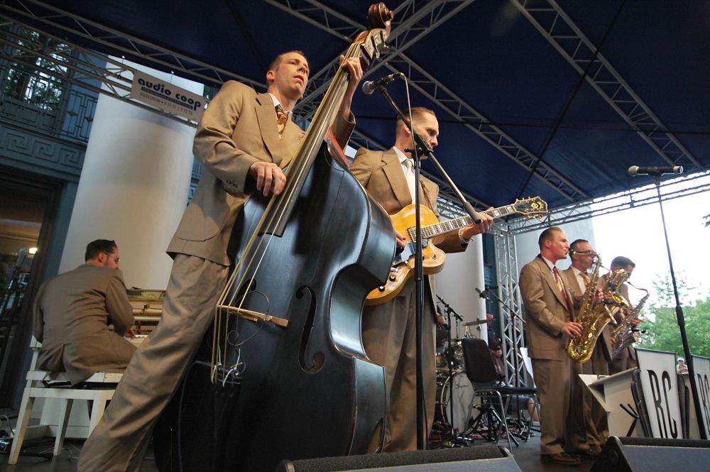 09 05 RayCollins Hot Club
